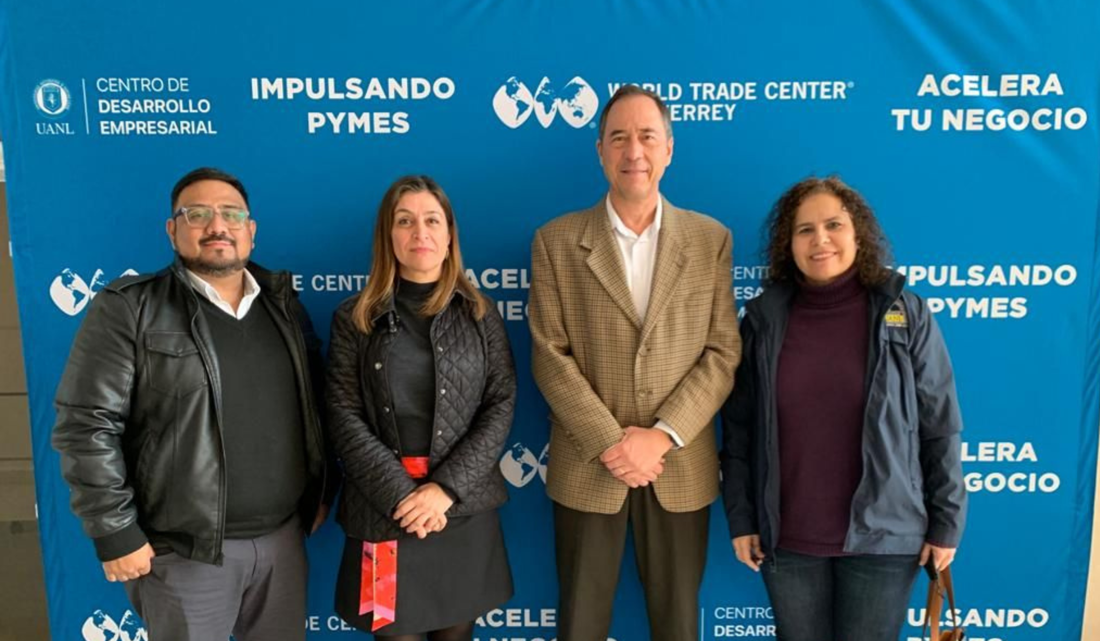 Visita de la directora, subdirectora y director de posgrado de la facultad de arquitectura